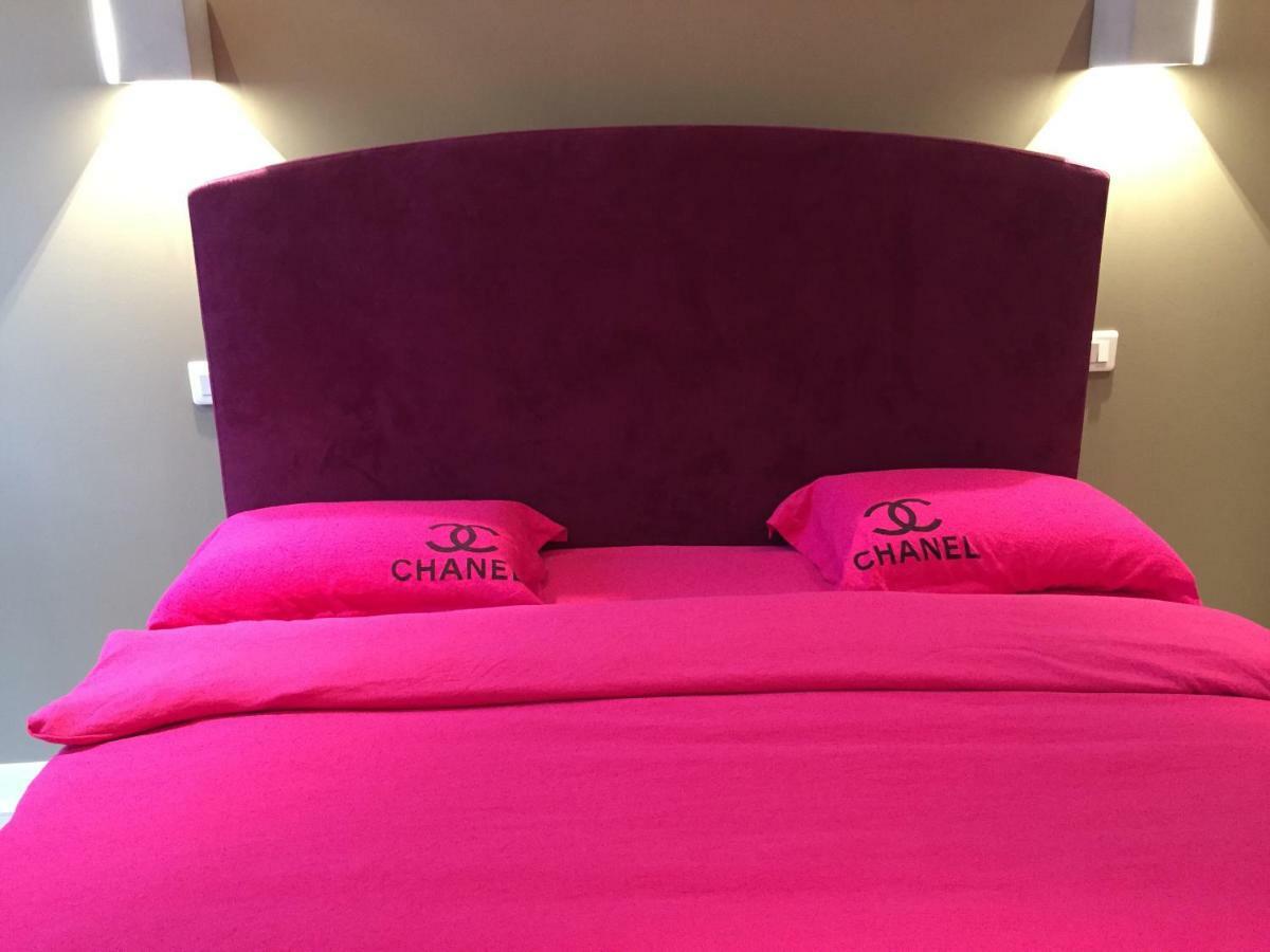 Chezclervie City, Close To Paris La Defense U Arena